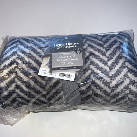 NWT Better Homes and Gardens Oversize Gray Velvet Plush Throw New 50 X 72 (U) - Picture 1 of 5